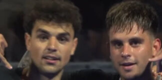 Javi Leal and Fran Guerrero send phone gesture to Juanjo Gutiérrez after FIP Platinum Lyon title